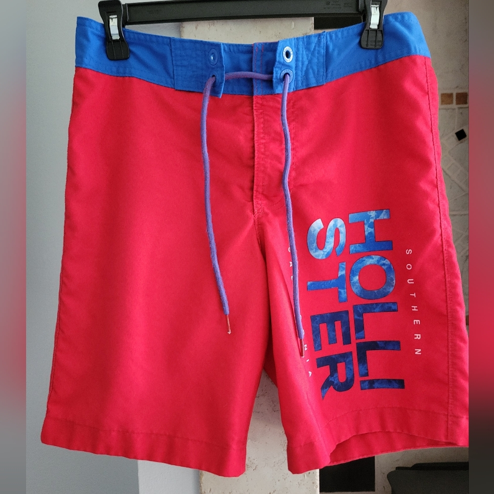 Hollister California Red and Blue Board Shorts Sporty Swimwear Size 28